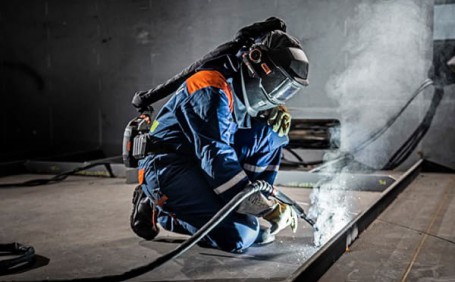 電焊作業(yè)中，哪些勞保用品可以保護自身健康