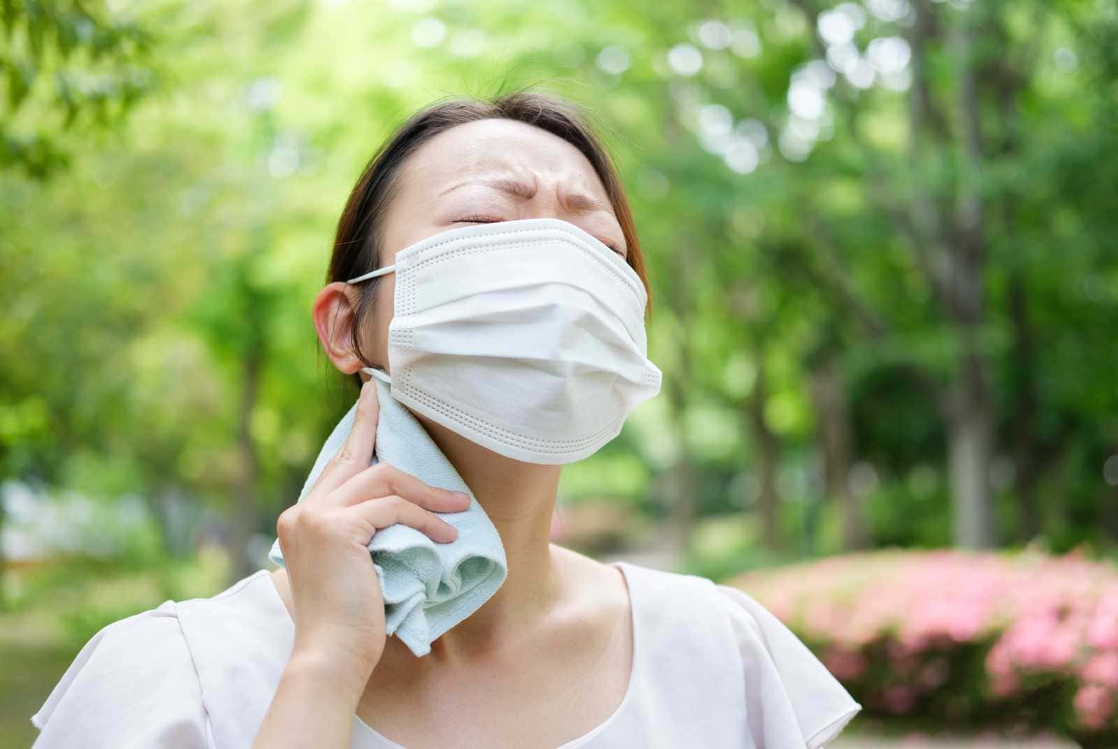 高溫天氣里，應(yīng)如何選擇口罩